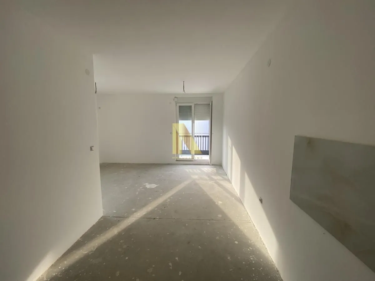 Prodaja, trosoban stan, 61m², Alibegovac, Petrovaradin