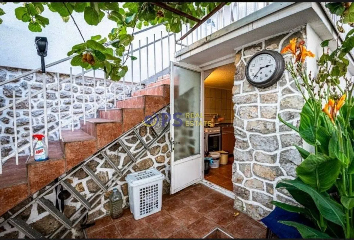 Prodaja, kuća, 280m², Sutomore, Bar