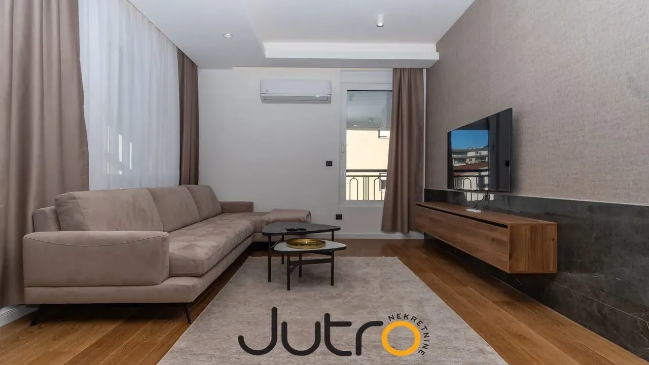 Izdavanje, dvosoban stan, 70m², Podgorica, Crna Gora