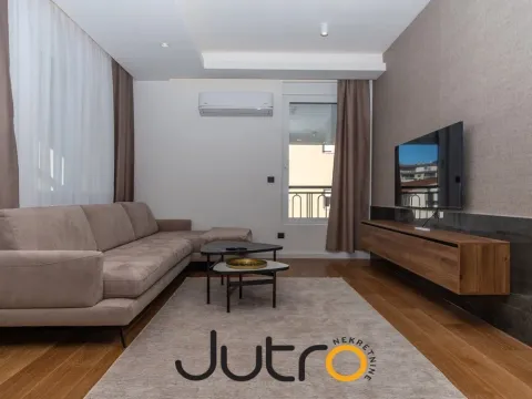 Izdavanje, dvosoban stan, 70m², Podgorica, Crna Gora