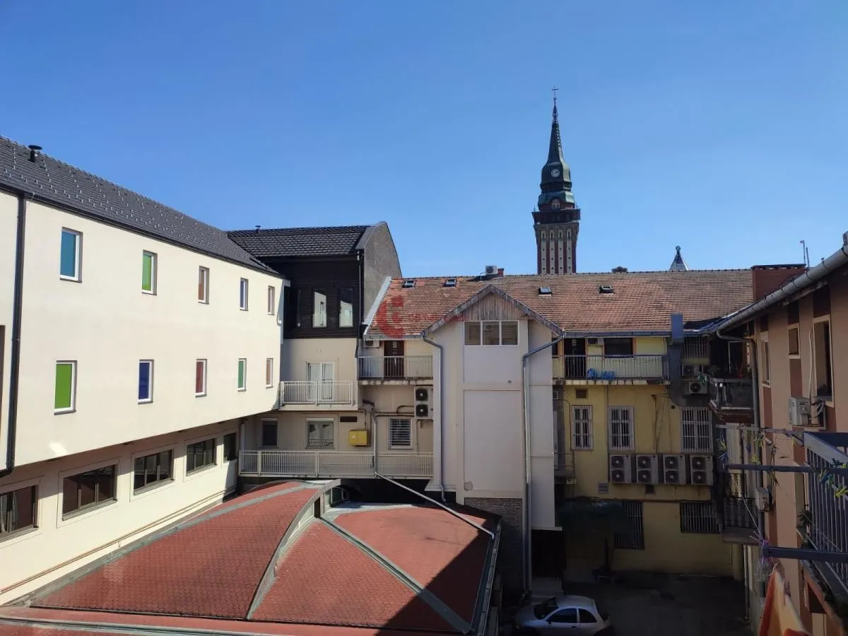 Prodaja, trosoban stan, 94m², Centar, Subotica