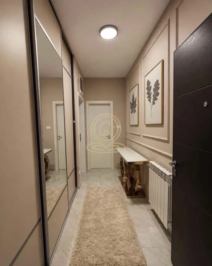 Izdavanje, četvorosoban stan, 91m², Savski Venac, Beograd