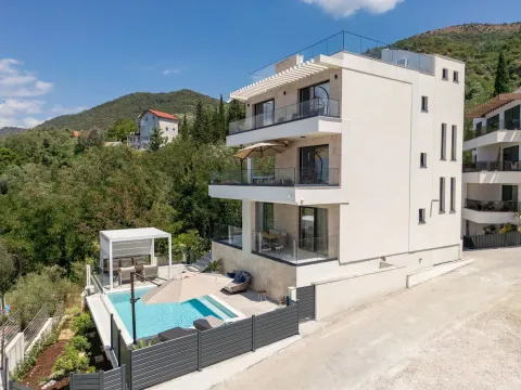 Izdavanje, kuća, 400m², Marići, Tivat