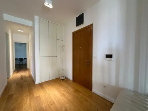 Rent, three bedroom apartment, 95m², City Kvart, Podgorica - image 17