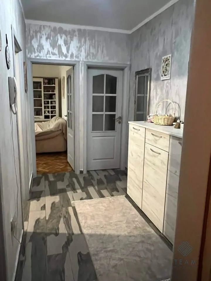 Rent, three bedroom apartment, 100m², Pejton, Podgorica