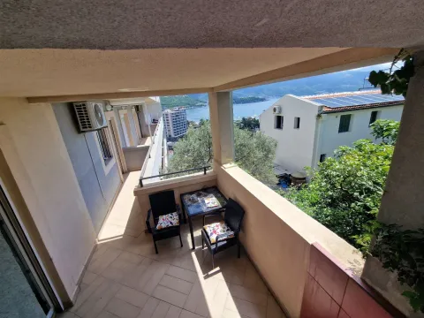 Rent, two bedroom apartment, 75m², Budva, Crna Gora - image 9