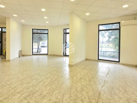 Rent, office space, 75m², Stari Aerodrom, Podgorica - image 2