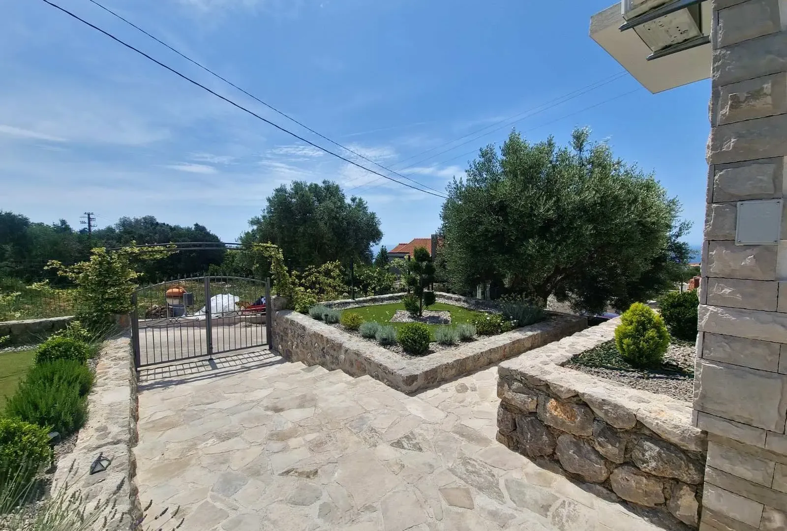 Izdavanje, kuća, 110m², Krimovica, Kotor