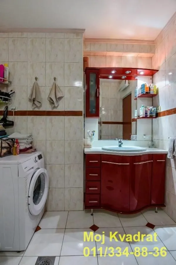 Sale, four bedroom apartment, 105m², Stari Grad, Beograd