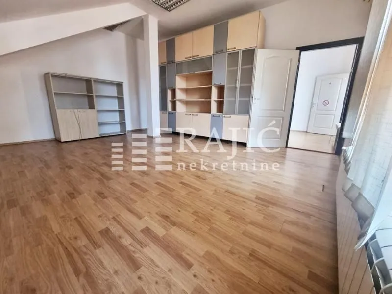 Rent, office space, 160m², Južni Bulevar, Vračar Sve Podlokacije