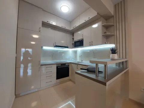 Rent, two bedroom apartment, 67m², Radanovići, Kotor - image 7