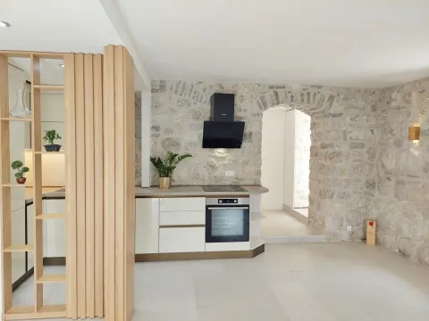 Prodaja, jednosoban stan, 57m², Perast, Kotor - image 2