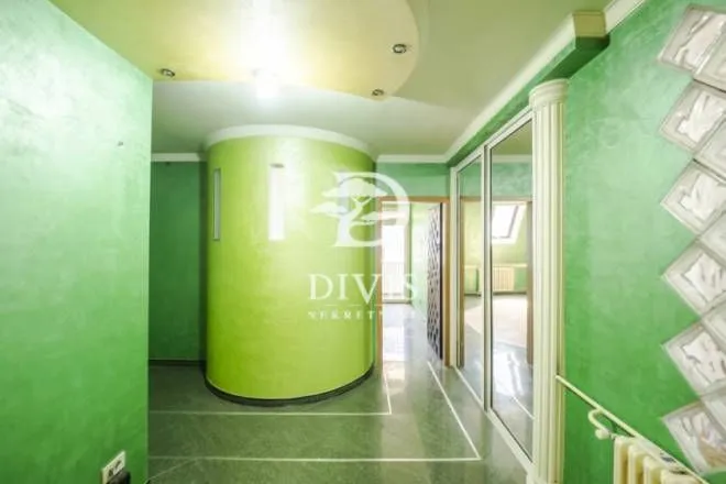 Prodaja, trosoban stan, 60m², Savski Trg, Beograd
