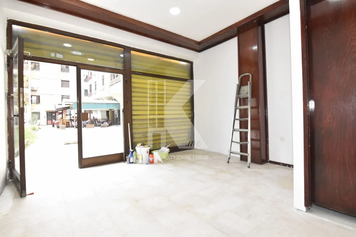 Izdavanje, poslovni prostor, 20m², Lepa Kata, Podgorica