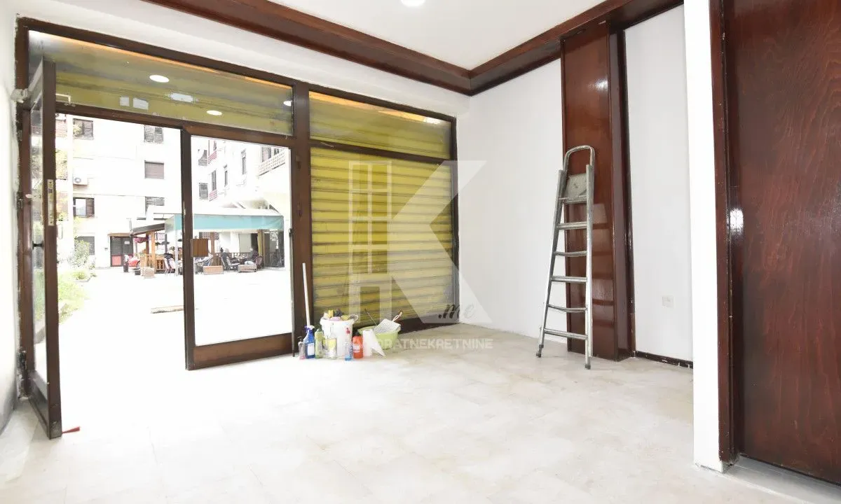 Izdavanje, poslovni prostor, 20m², Lepa Kata, Podgorica