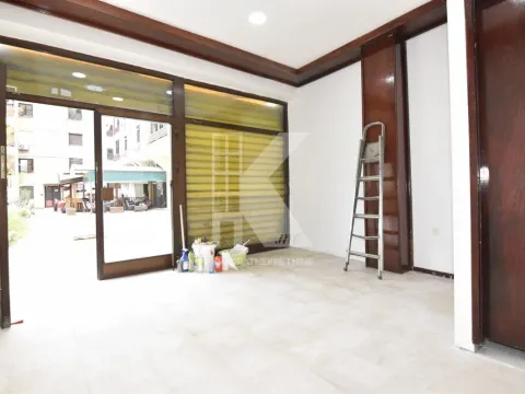 Izdavanje, poslovni prostor, 20m², Lepa Kata, Podgorica