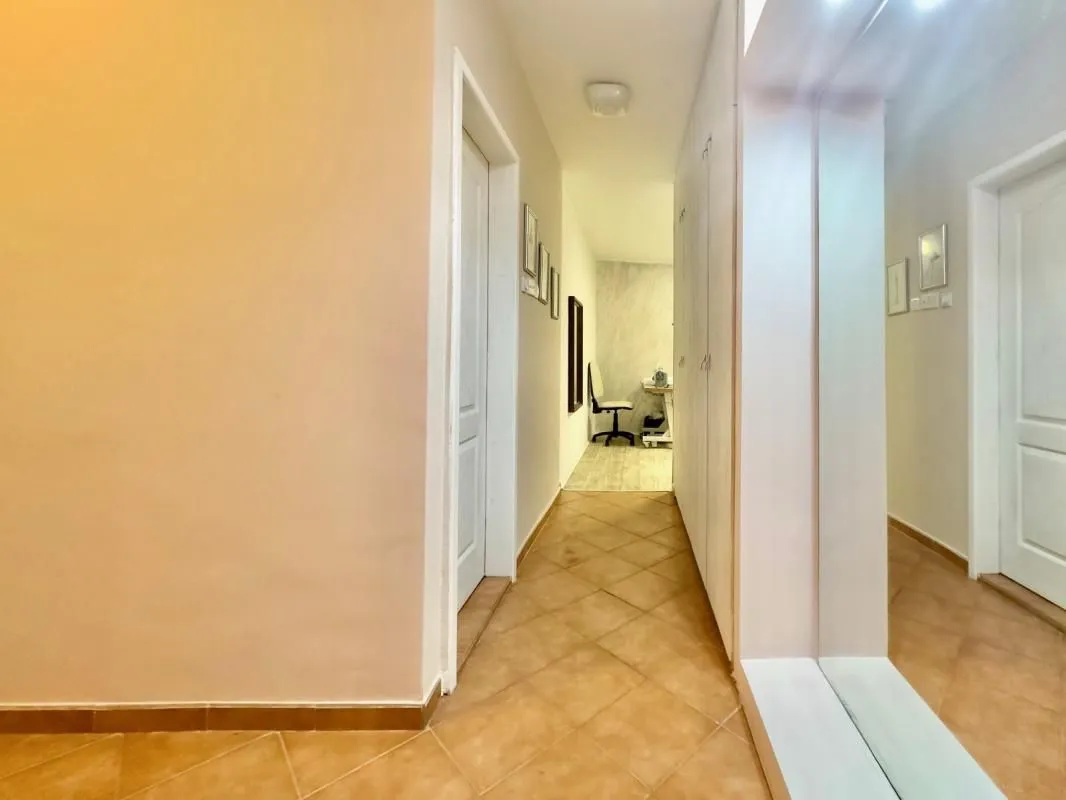 Prodaja, dvosoban stan, 80m², Tivat, Crna Gora