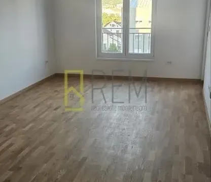 Prodaja, jednosoban stan, 45m², Stari Aerodrom, Podgorica - image 8