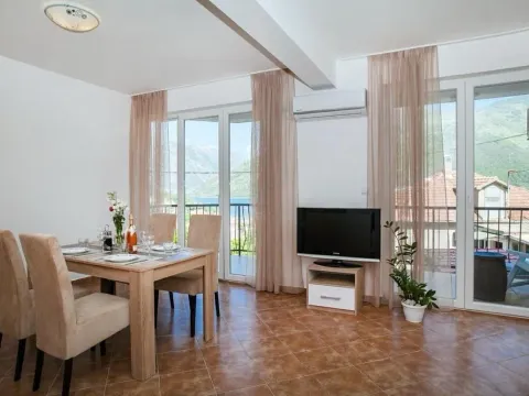 Prodaja, jednosoban stan, 61m², Kamenari, Herceg Novi - image 4