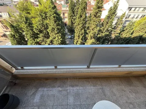 Izdavanje, jednosoban stan, 54m², Centar, Podgorica - image 9