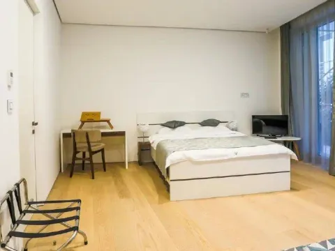 Rent, two bedroom apartment, 182m², Dukley Gardens, Budva - image 17