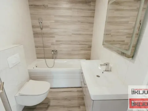 Prodaja, četvorosoban stan, 116m², Petrovaradin, Novi Sad - image 17