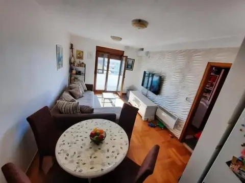 Sale, one bedroom apartment, 45m², Stari Aerodrom, Podgorica - image 4