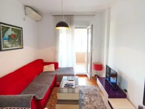 Izdavanje, jednosoban stan, 44m2, Tuški Put, Podgorica Izdavanje, jednosoban stan, 44m2, Tuški Put, Podgorica