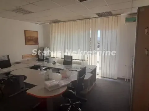 Izdavanje, poslovni prostor, 450m², Veternik, Novi Sad Sve Podlokacije - image 2