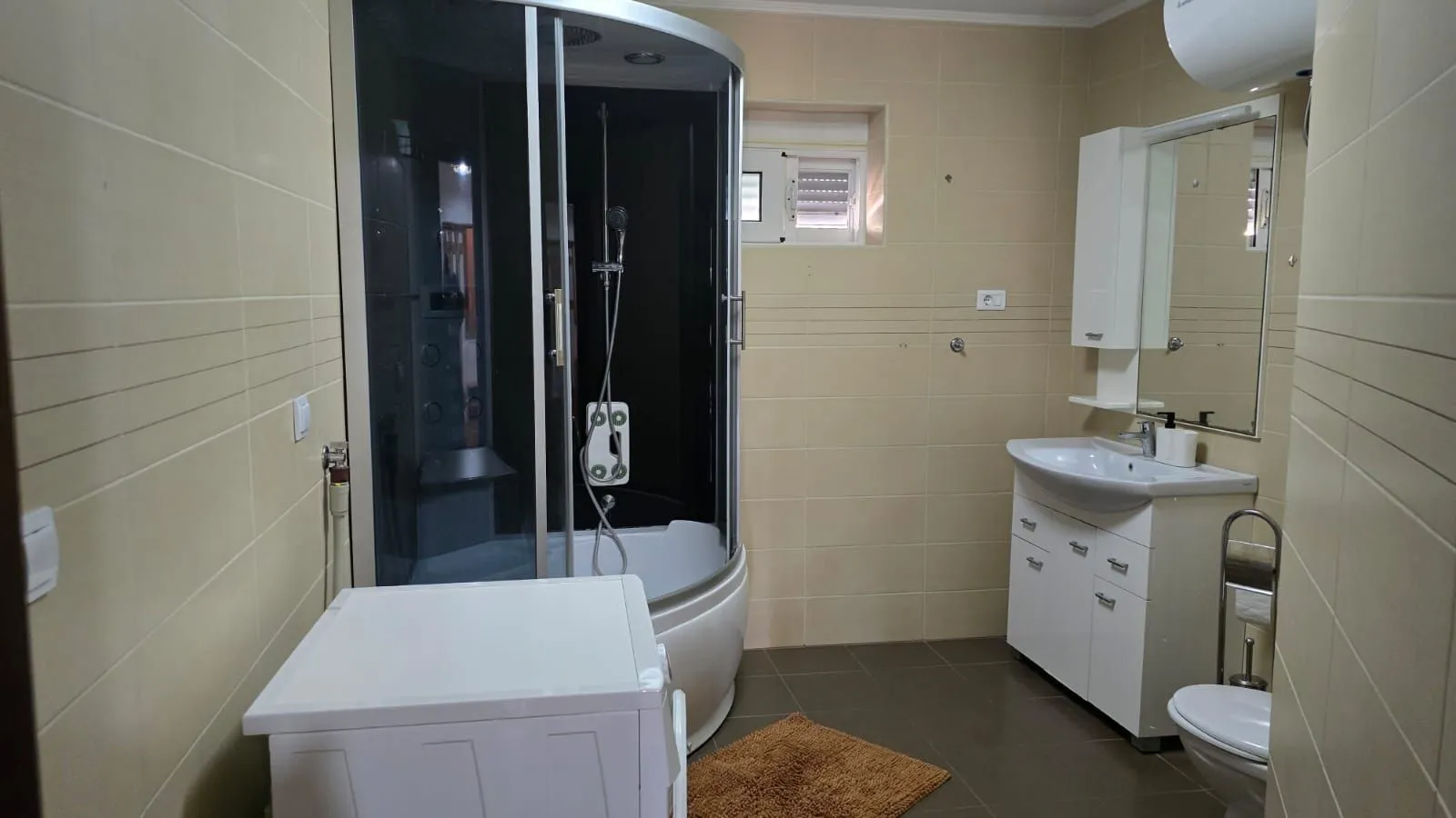 Prodaja, dvosoban stan, 93m², Buljarica, Budva