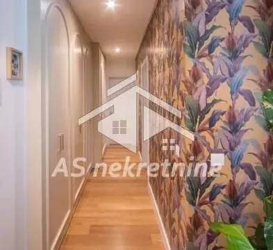 Izdavanje, trosoban stan, 100m², Vračar Sve Podlokacije, Beograd - image 17