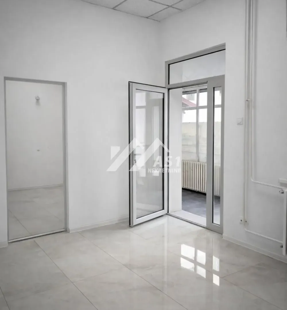 Rent, office space, 275m², Centar, Novi Sad