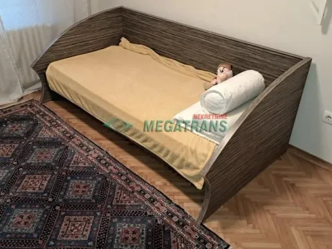 Izdavanje, četvorosoban stan, 98m², Centar, Novi Sad - image 11