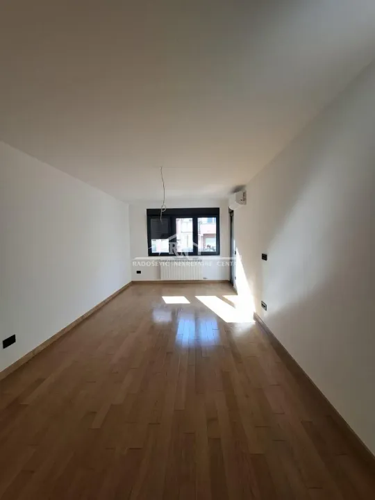 Sale, three bedroom apartment, 78m², Zvezdara Sve Podlokacije, Beograd