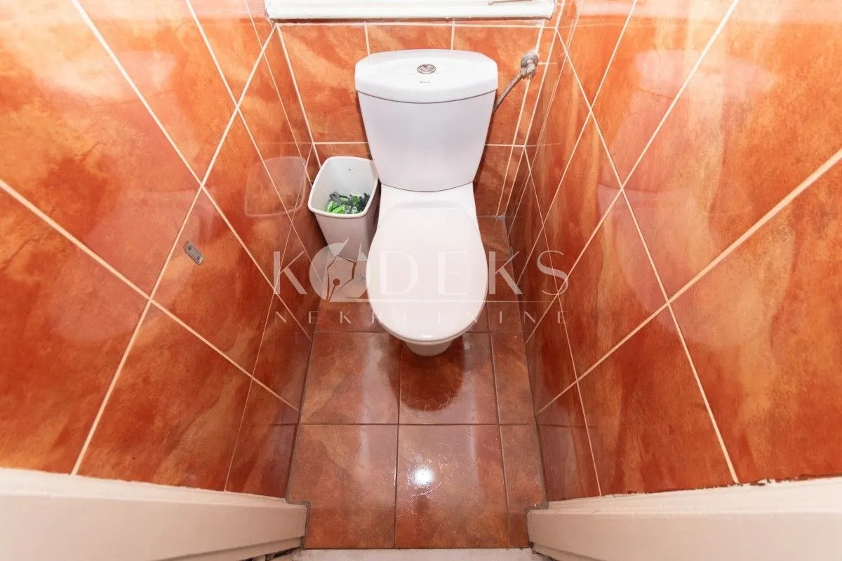 Izdavanje, poslovni prostor, 85m², Centar, Podgorica