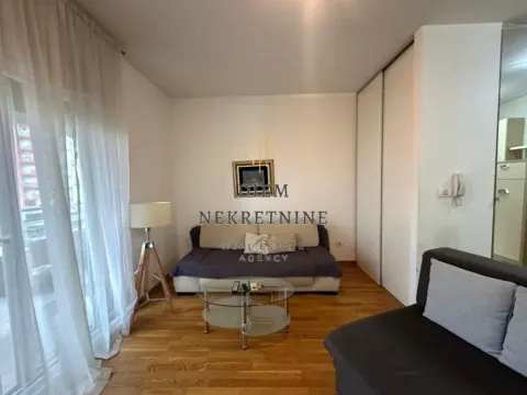 Izdavanje, garsonjera, 34m², City Kvart, Podgorica - image 10