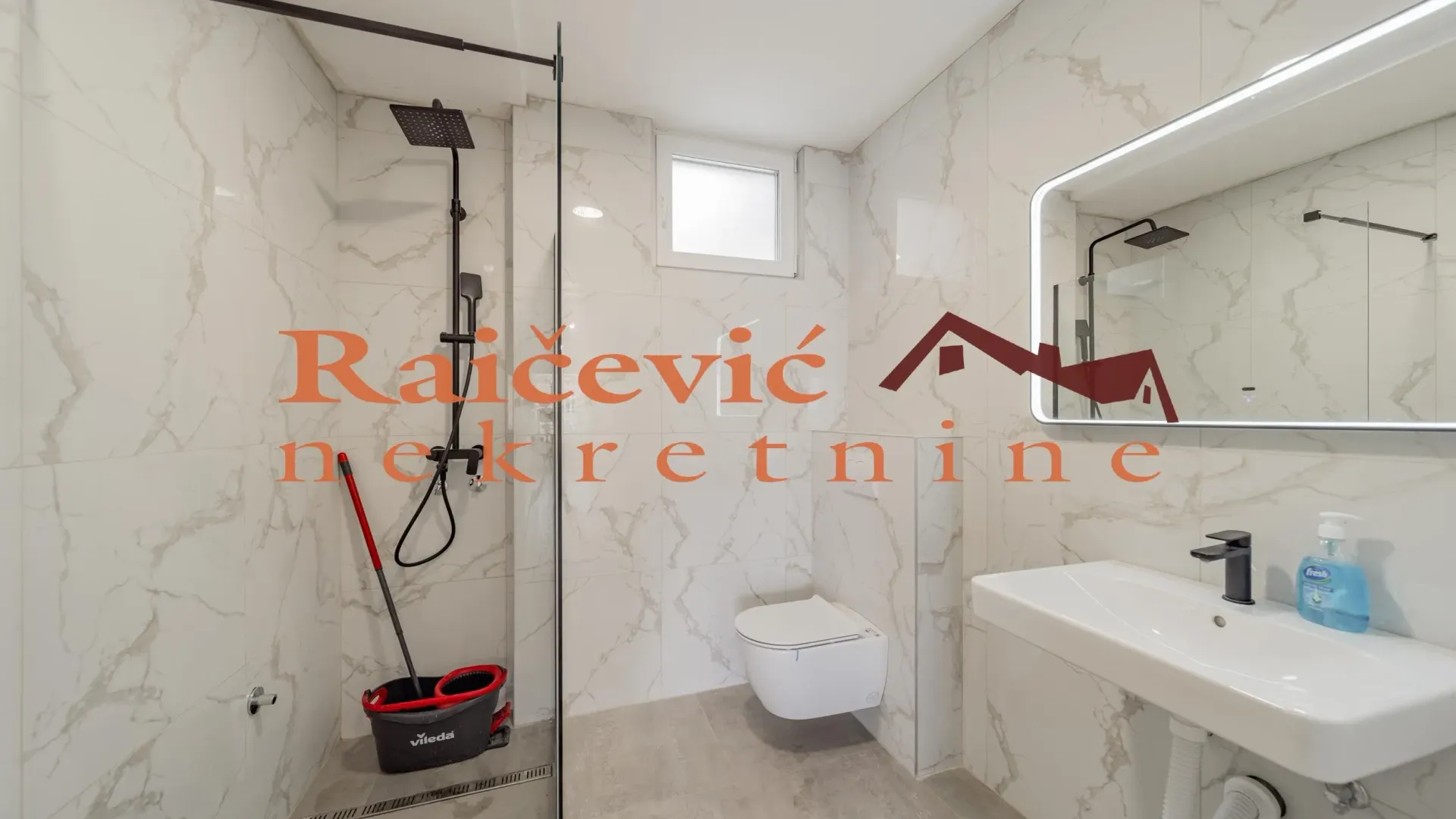 Prodaja, trosoban stan, 92m², Vračar Sve Podlokacije, Beograd
