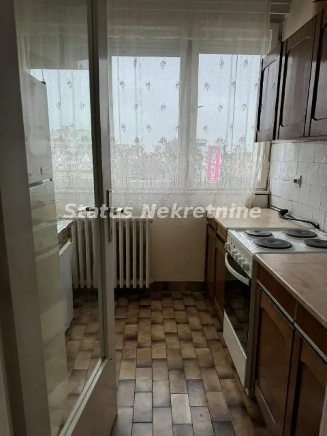 Izdavanje, dvosoban stan, 53m², Bulevar Oslobodjenja, Novi Sad Sve Podlokacije