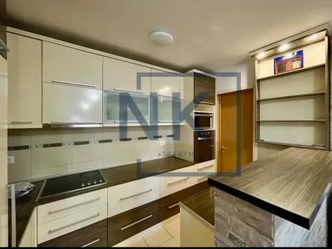 Prodaja, trosoban stan, 103m², Stari Aerodrom, Podgorica - image 4