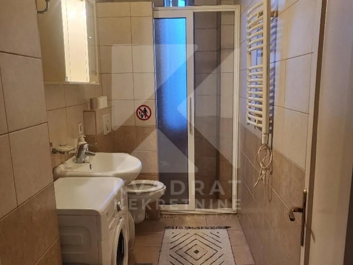 Prodaja, dvosoban stan, 73m², Centar, Podgorica