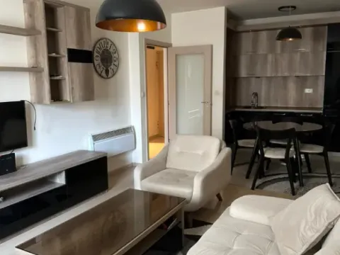 Prodaja, jednosoban stan, 47m², City Kvart, Podgorica - image 2
