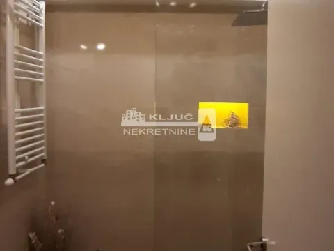 Izdavanje, kuća, 160m², Altina, Beograd - image 16