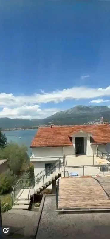 Prodaja, trosoban stan, 112m², Njivice, Herceg Novi