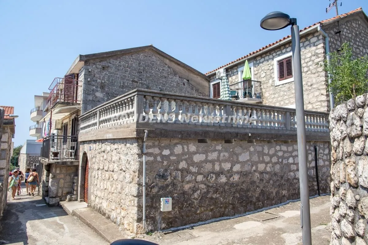 Sale, house, 210m², Bečići, Budva