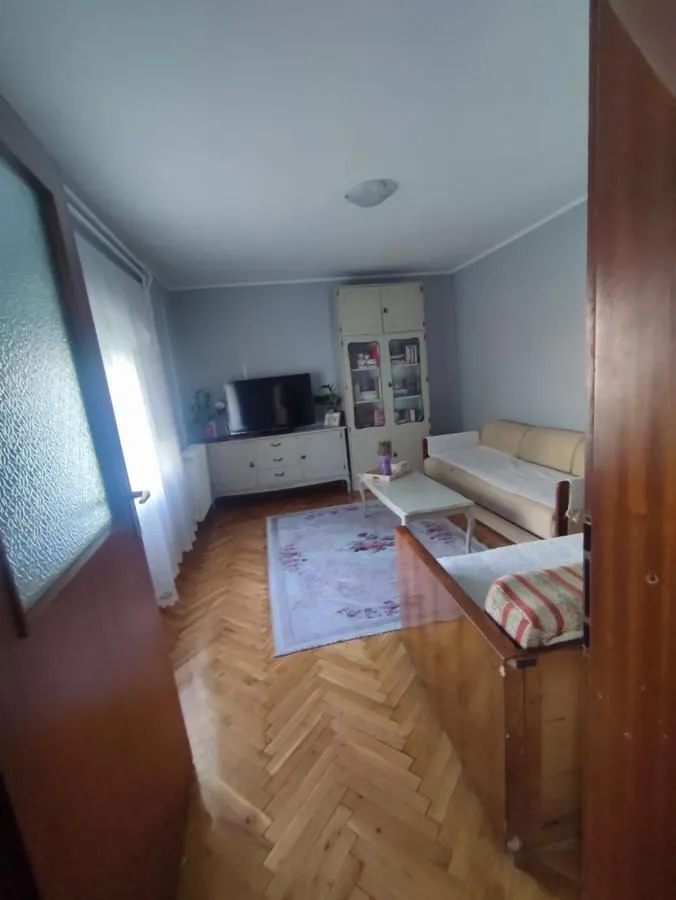 Prodaja, kuća, 200m², Betanija, Novi Sad Sve Podlokacije