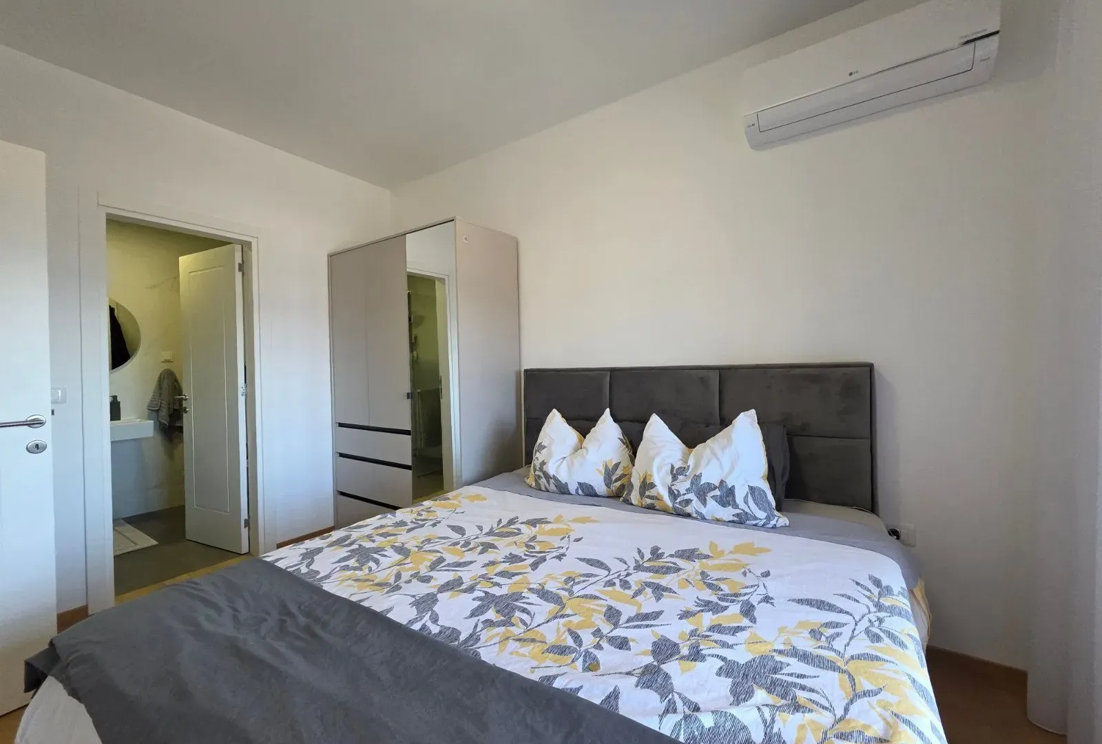 Sale, two bedroom apartment, 71m², Bečići, Budva