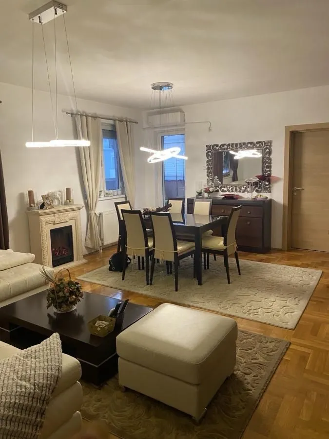 Prodaja, četvorosoban stan, 120m², Novo naselje, Novi Sad