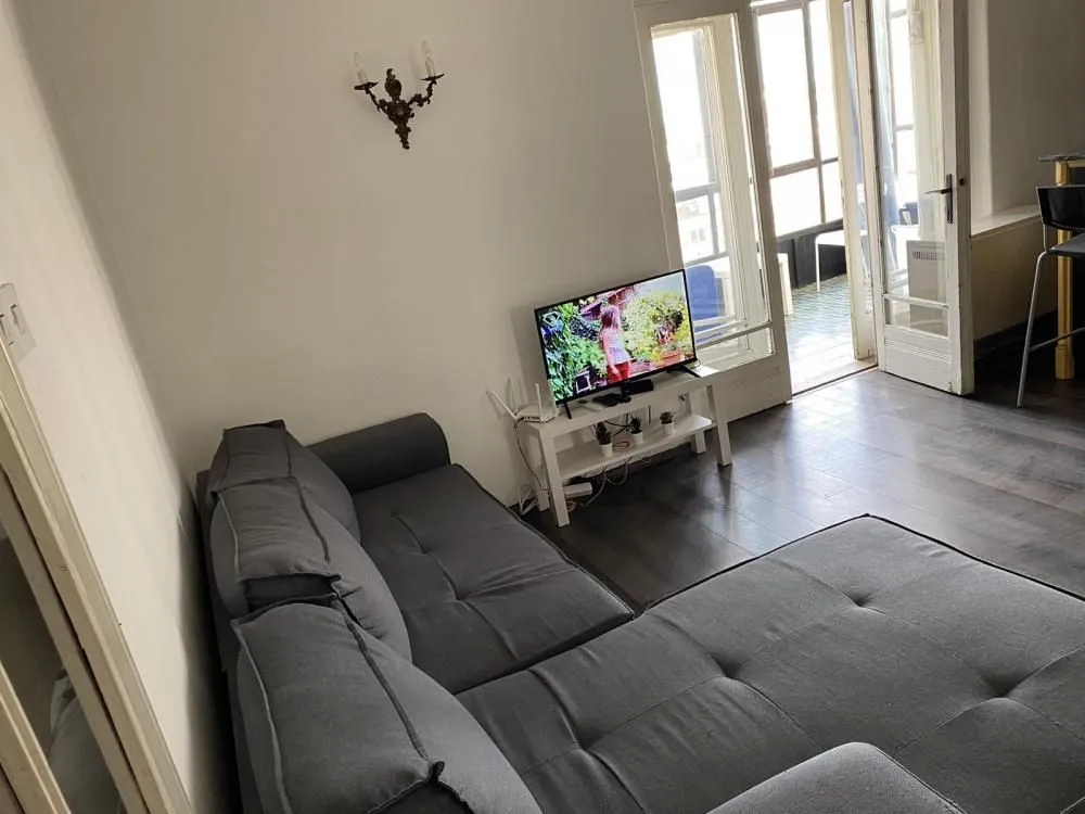 Izdavanje, četvorosoban stan, 120m², Savski Venac, Beograd
