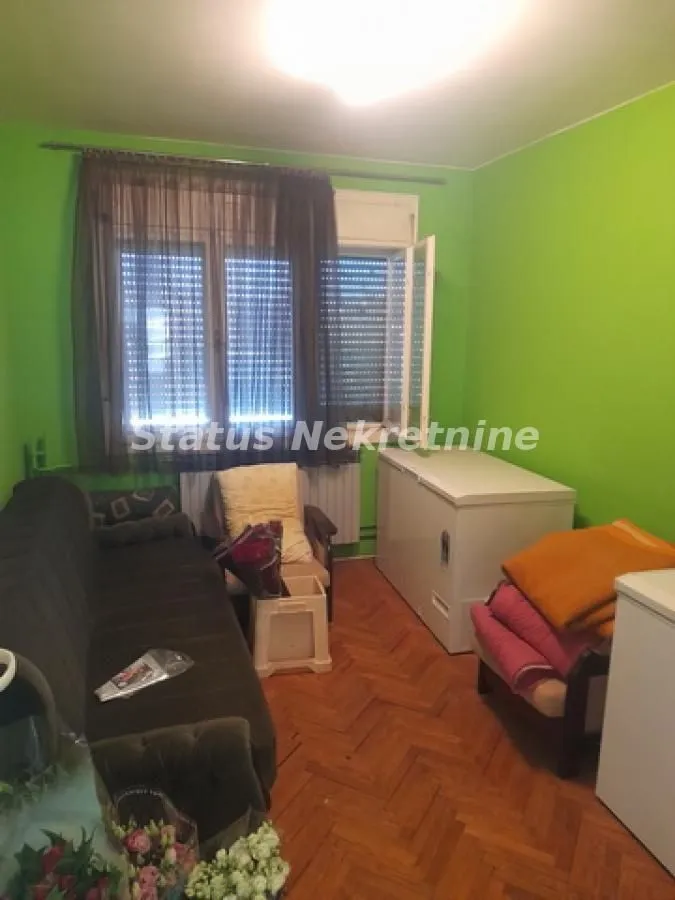Prodaja, kuća, 180m², Centar, Inđija