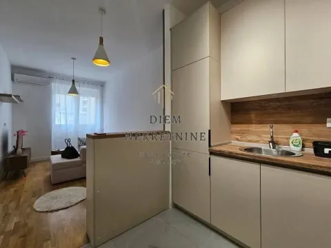 Izdavanje, jednosoban stan, 38m², Centar, Bar - image 15